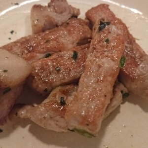 ご飯がすすむ！簡単豚肉のソテー☆